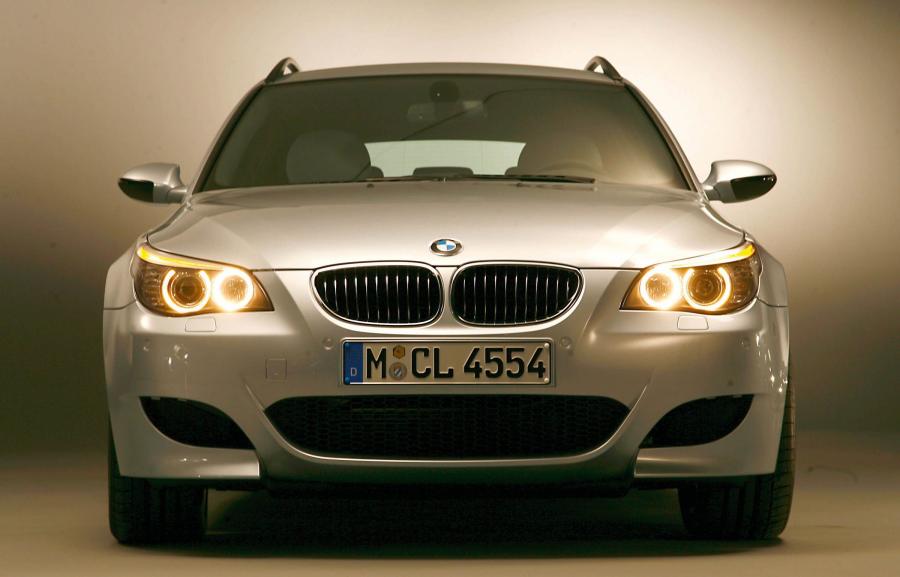  BMW M5 Touring 2009 года  (фото 14 из 51)